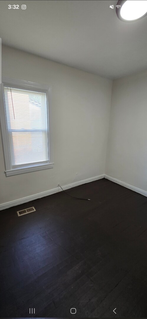 Building Photo - Cute 2 bed 1 bath 1 car garage