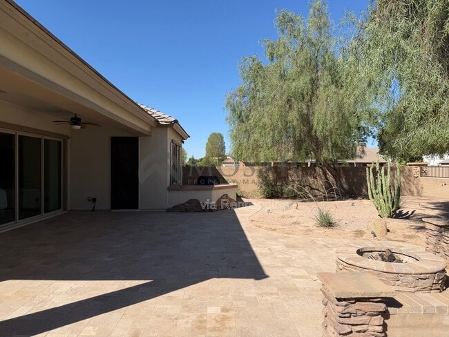Building Photo - 800 E Tonto Pl