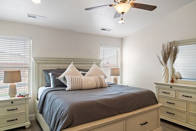 Building Photo - 3273 2530 S