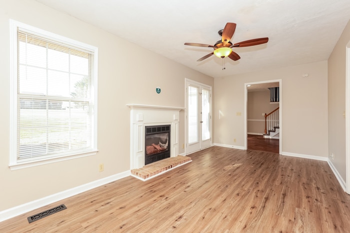 Building Photo - 1136 Lakes Edge Dr