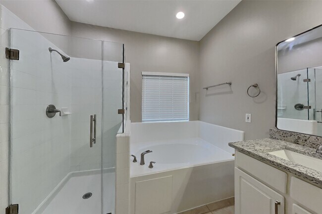 Building Photo - 2922 Maple Bend Dr