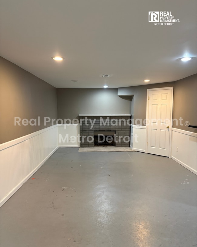 Building Photo - SPRING INTO YOUR NEW HOME