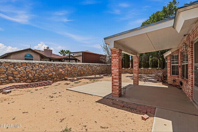 Building Photo - 1936 Desert Sun Dr