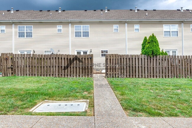 Building Photo - 1012 McKenna Dr