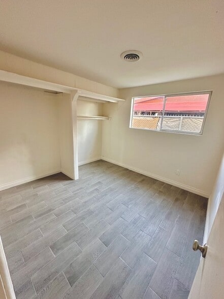Bedroom 2 - 162 E Paisley St
