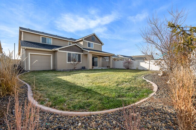 Building Photo - 5344 W Los Flores St