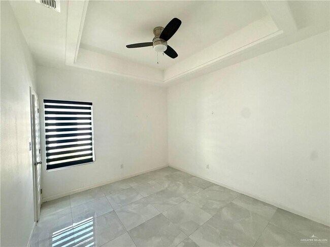 Building Photo - 5608 Puffin Ave