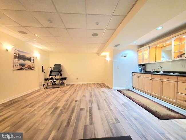 Building Photo - 20960 Capilano Ct