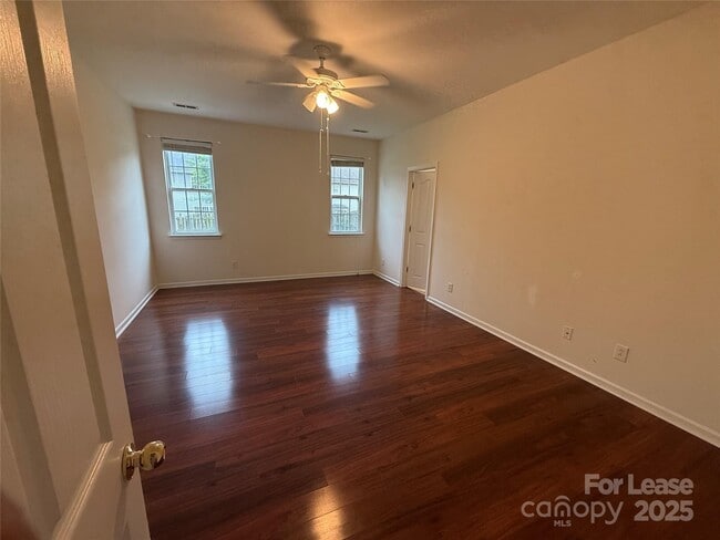Building Photo - 11042 Woods Corner Ct