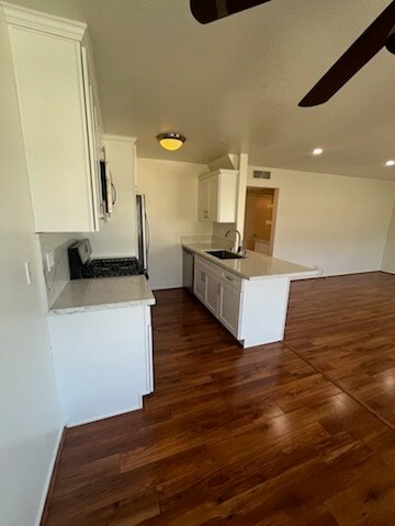 Building Photo - 5529 Fulcher Ave