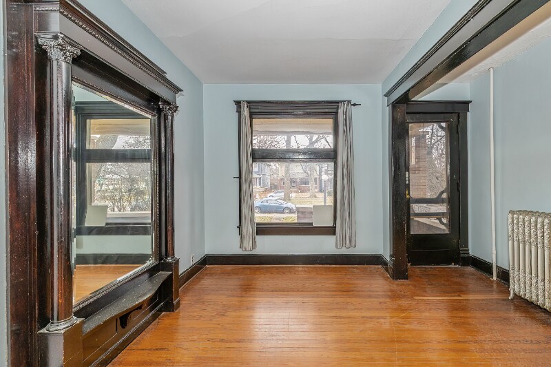 Building Photo - 977 Woodruff Pl E Dr