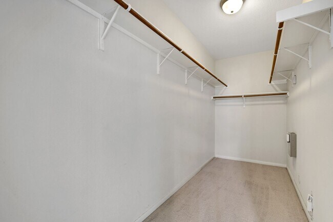 Building Photo - ***APPLICATION CURRENTLY UNDER REVIEW***Spacious & Stylish Living in a Premier Gated Community