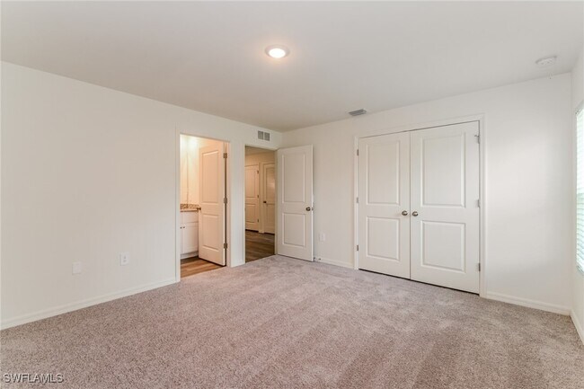 Building Photo - 4166 NW 40th Ave