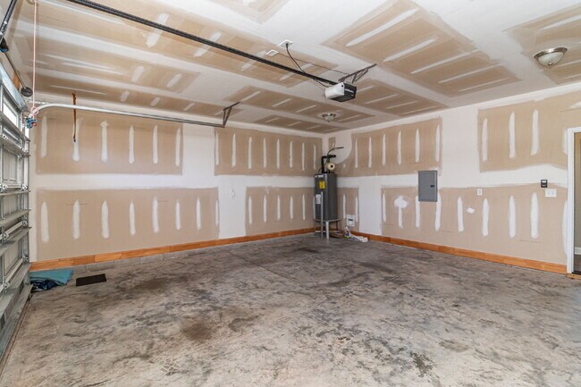 Building Photo - 208 Weeping Willow Dr