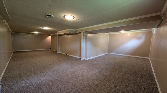 Building Photo - 3220 Highgate Ln