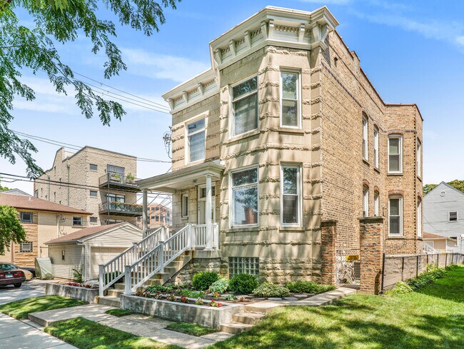 Building Photo - 4749 N Long Ave