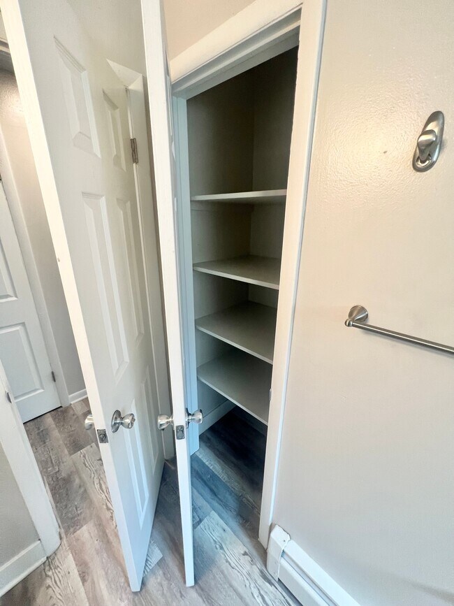 IMG_4193 - OAK NORTH APTS