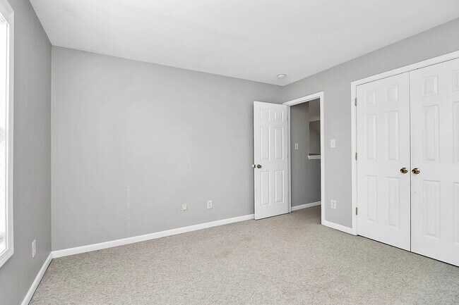 Building Photo - 141 Ross Moore Ave