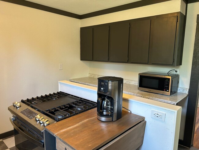Building Photo - Spacious 3-Bedroom Home for Rent in Evergr...