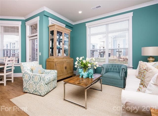 Building Photo - 9921 Holly Center Dr