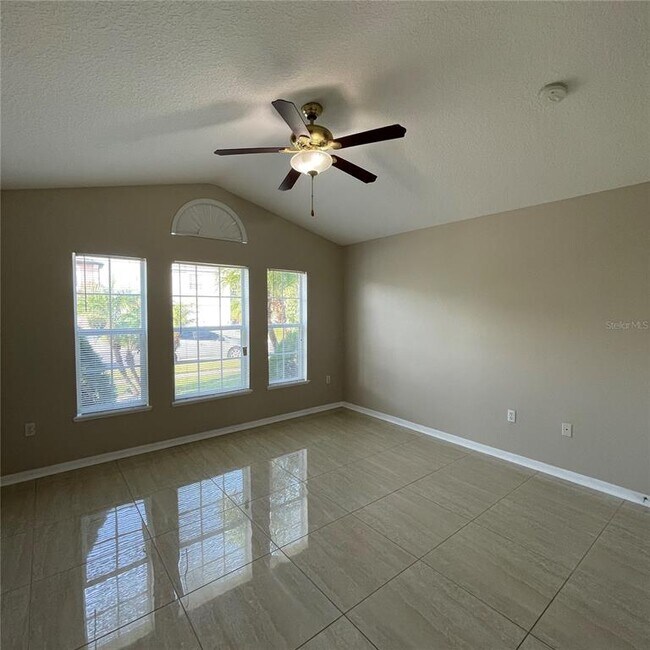 Building Photo - 2317 Walnut Canyon Dr