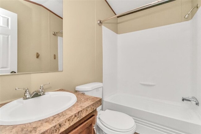 Building Photo - 101 Maple Ln