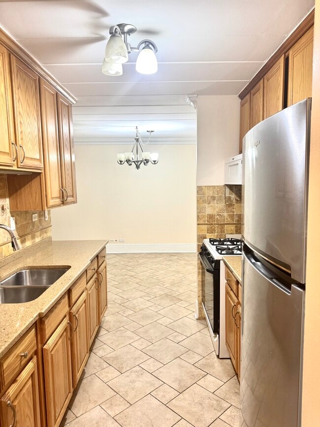 Building Photo - 300 S Roselle Rd