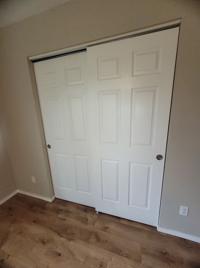 Building Photo - 1218 W Spruce St