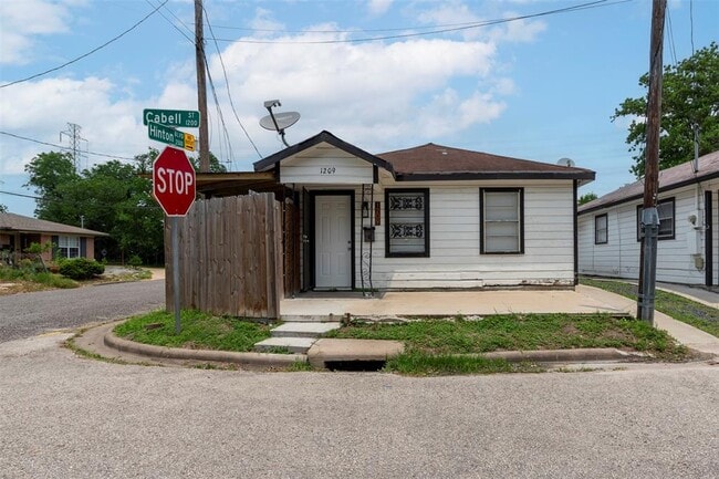 Building Photo - 1209 Cabell St
