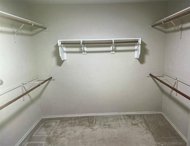 Building Photo - 1341 Beechwood Dr