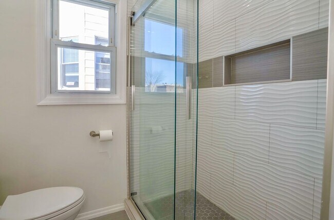 Building Photo - 157 Neptune Ave