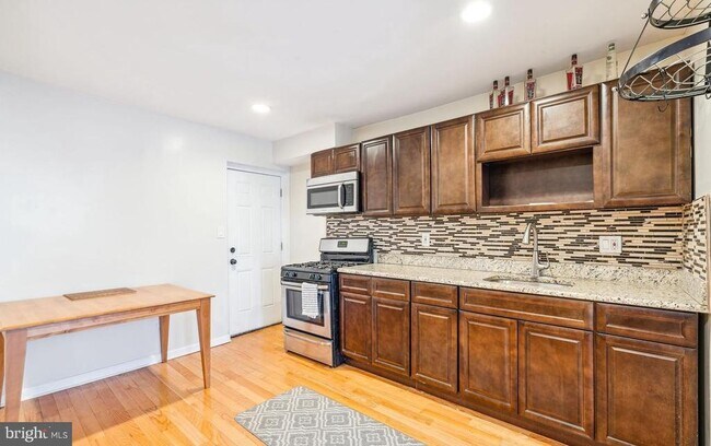 Building Photo - 1203 S 16th St