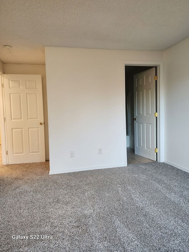 Building Photo - 3430 I St NE