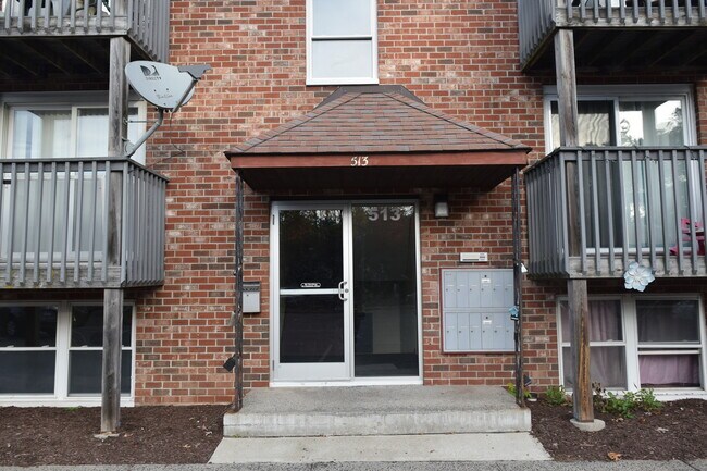 Building Photo - 513 Emmett St