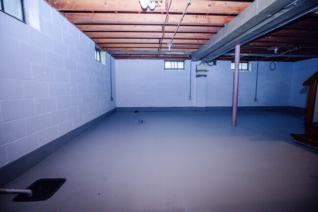Building Photo - 3416 Chestnut St