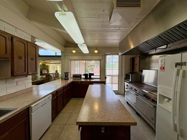Building Photo - Welcome to the vibrant 55+ mobile home com...
