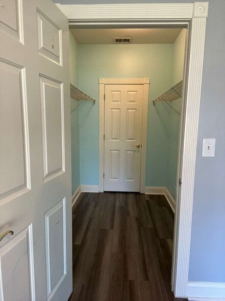 Building Photo - 4847 Luster Leaf Cir
