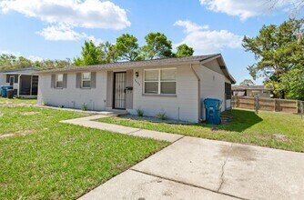Building Photo - Renovated 3 bedroom 1 Bathroom fenced yard...