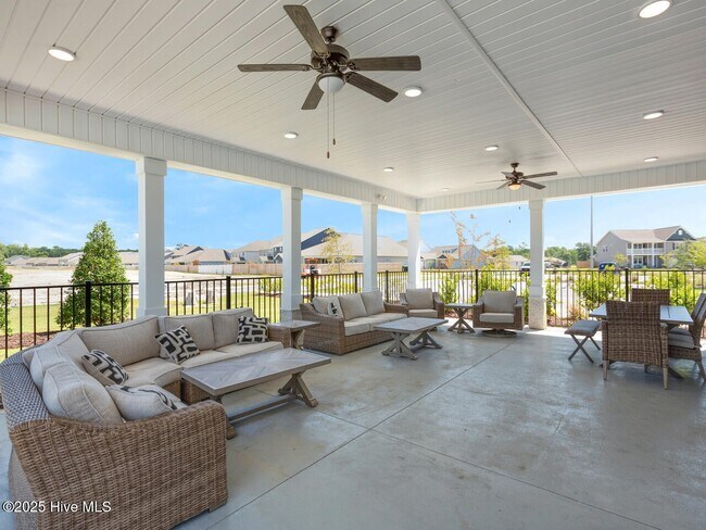 Building Photo - 103 S Grassland Rd