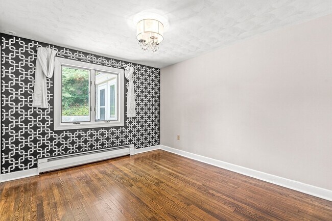 Building Photo - 181 Moss Hill Rd
