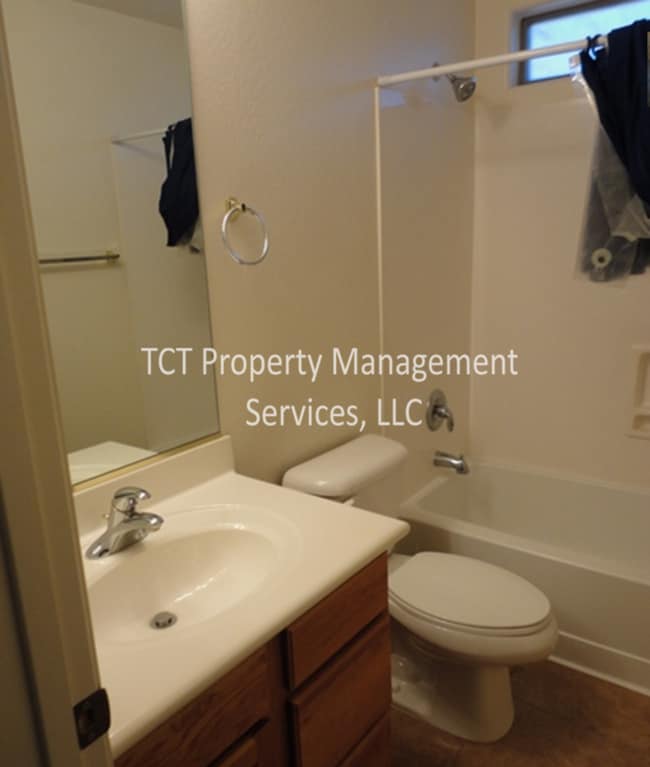 Building Photo - 3 bed/ 2 bath in Sarah Ann Ranch!