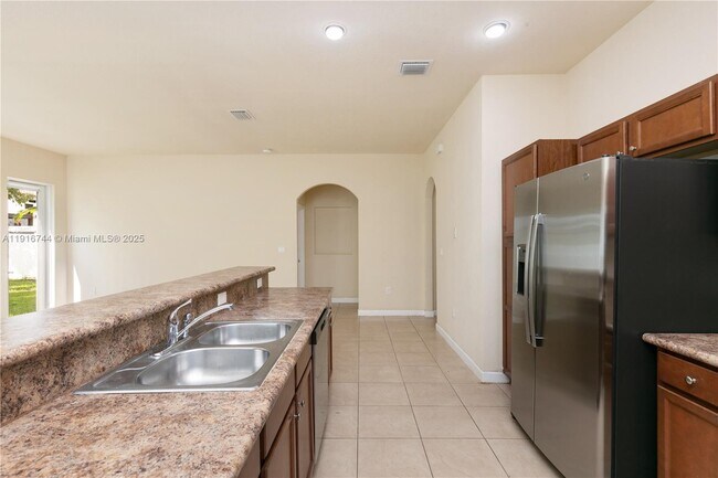 Building Photo - 9036 SW 170th Pl