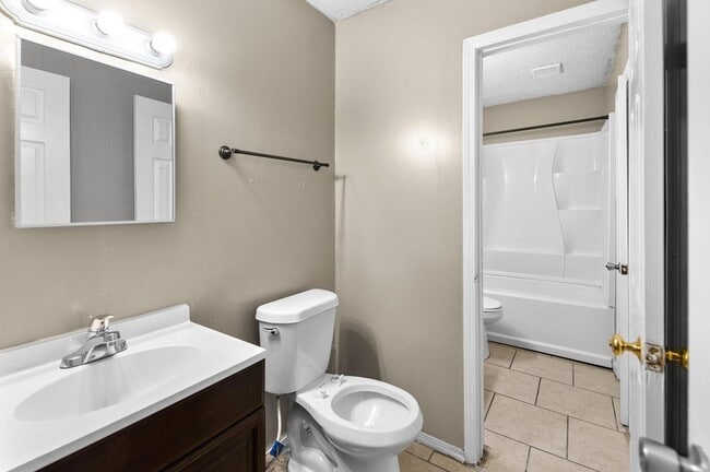 Building Photo - 1611 Jones St