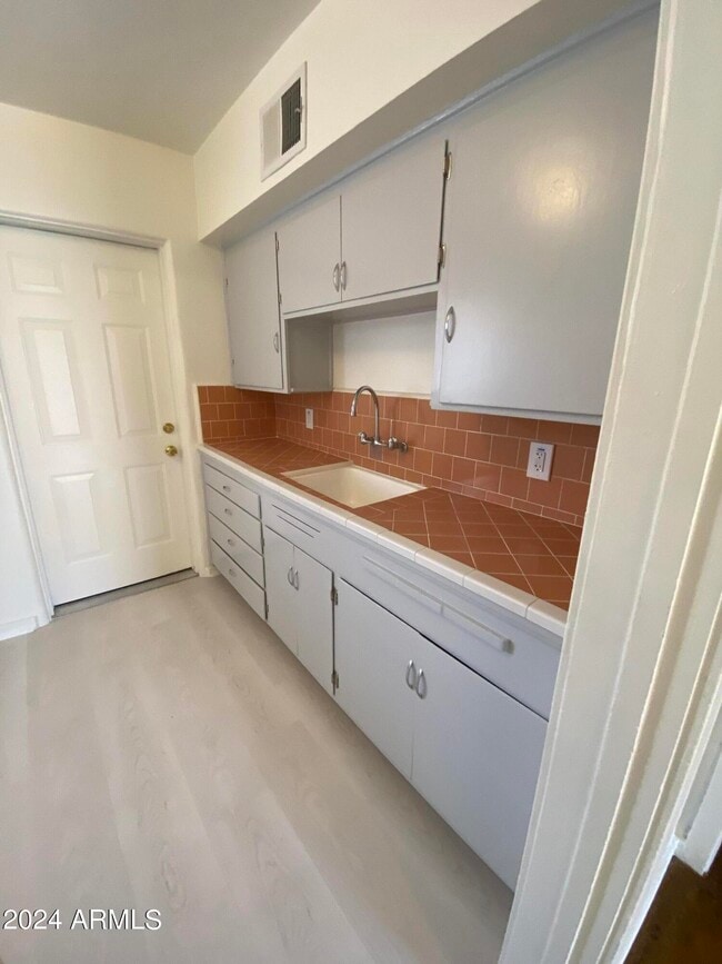 Building Photo - 1526 W Mulberry Dr