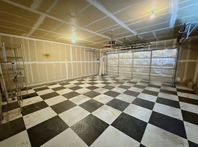 Building Photo - 1018 Kiwi Ct