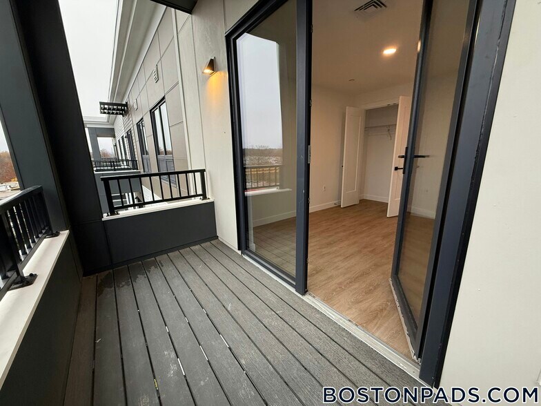 Building Photo - 199 Gardner St