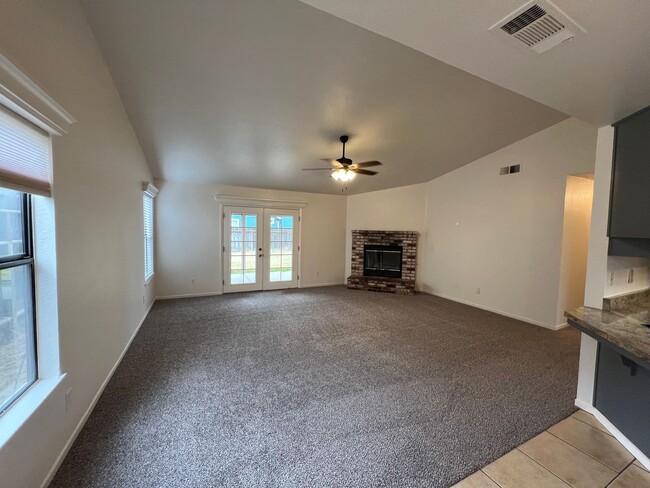 Building Photo - 4-bedroom single story home in Turlock!