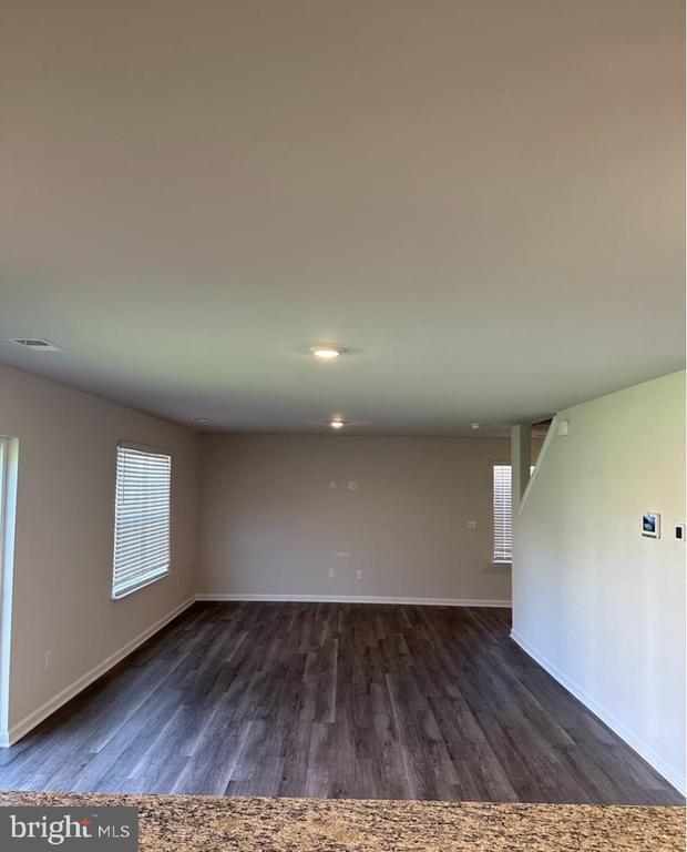 Building Photo - 219 Centergate Dr