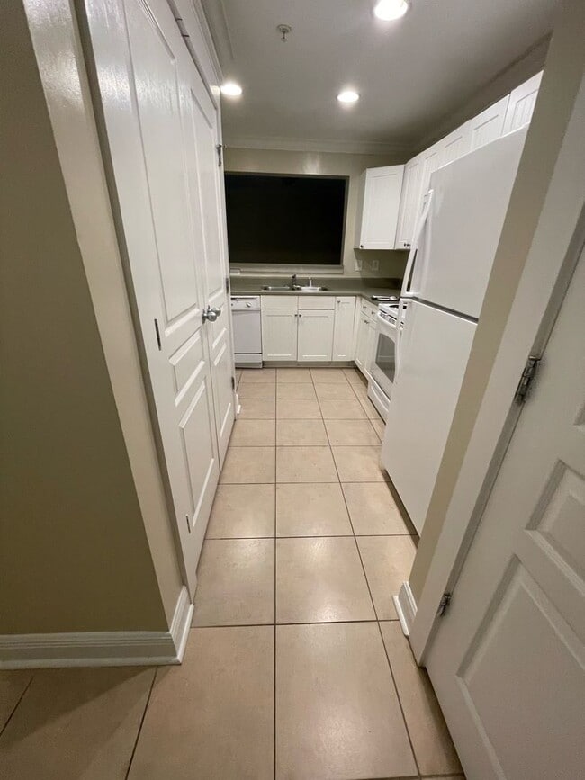 Building Photo - 3700 Spruce Ridge Way