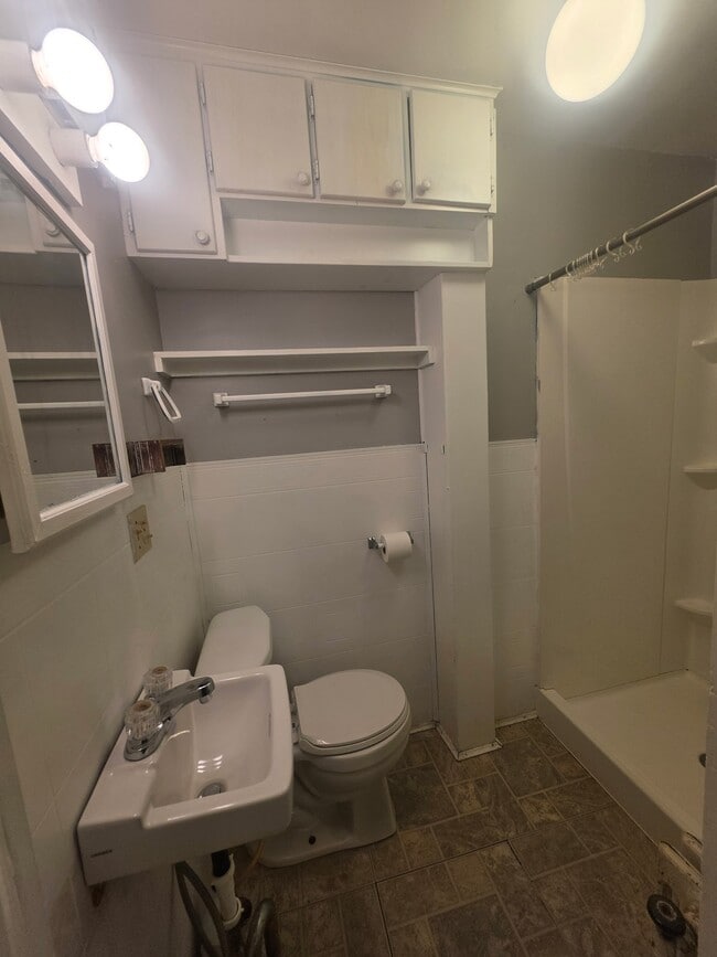Building Photo - 302 N Nanticoke Ave